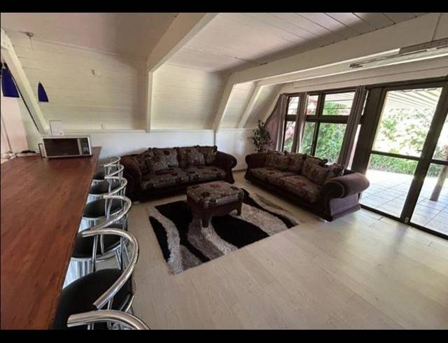 5 BEDROOM HOUSE FOR SALE IN MEER EN SEE